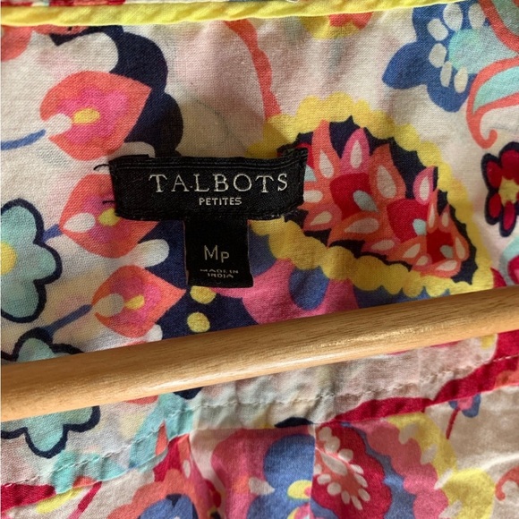 Women’s Pink Paisley Button-Up Shirt - Picture 3 of 4